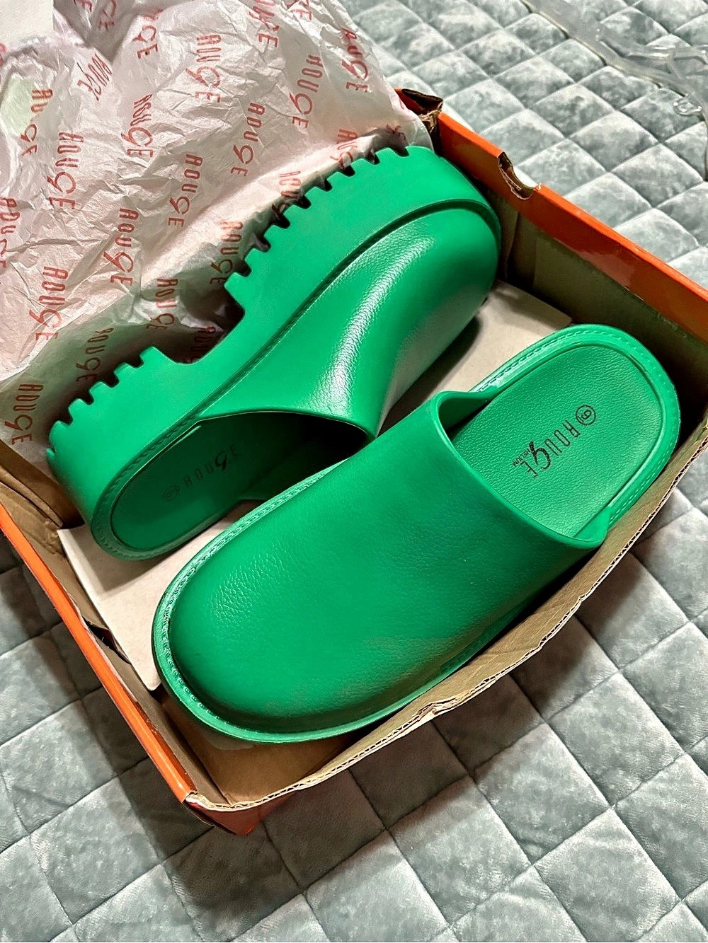ROUGE Green Slide Sandals US 9 NWT